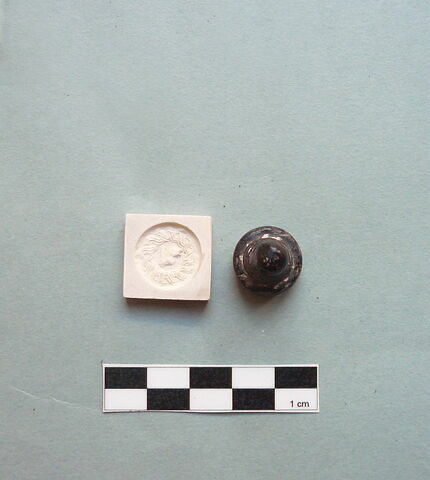 cachet, image 2/3
