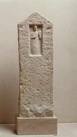 stèle ; objet funéraire, image 2/3