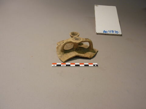 vase, image 2/2