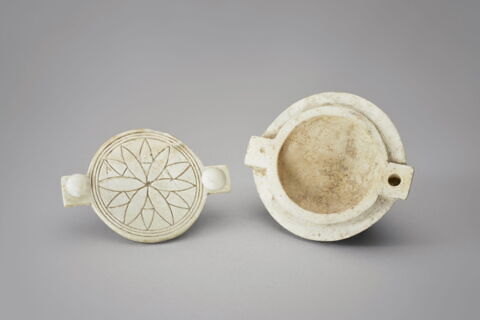 boîte ; boîte à fard, image 3/8