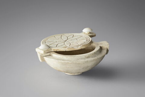 boîte ; boîte à fard, image 4/8