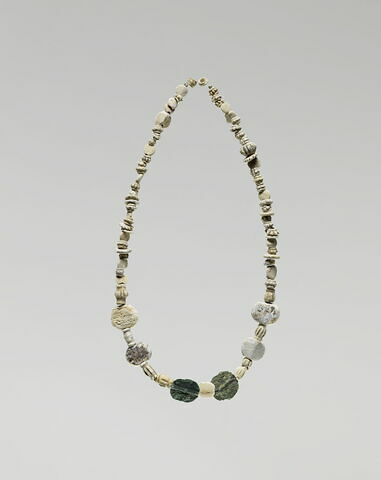 collier ; perle