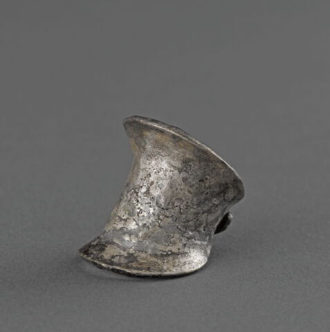 bague ; doigtier d’archer