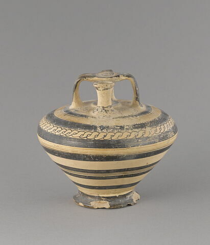 vase, image 2/2