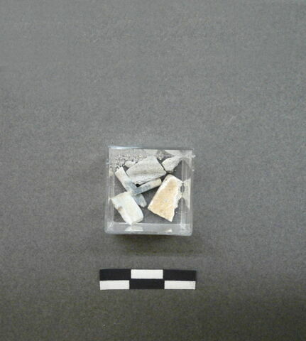 plaquette ; cheville décorative