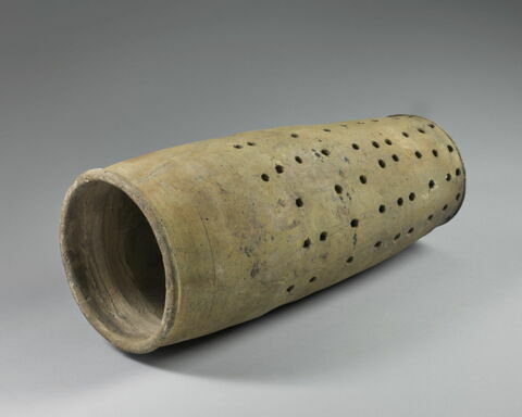 vase  ; élément de canalisation  ; brasero