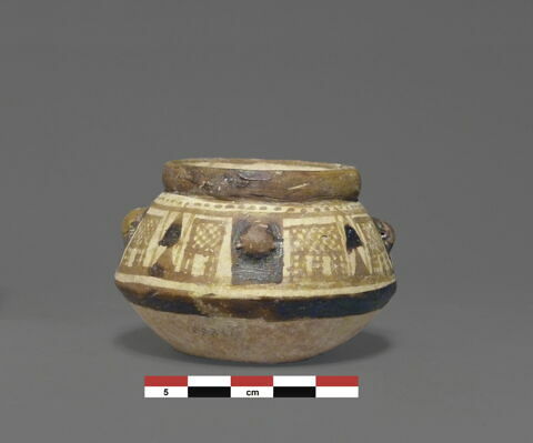 vase, image 2/2