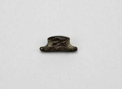labret, image 2/2