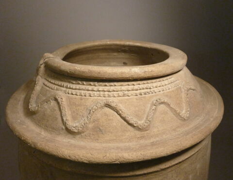 vase, image 2/4