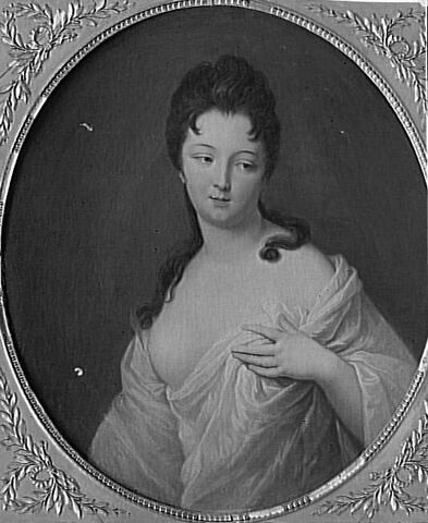Jeune fille au geste de pudeur, image 3/3