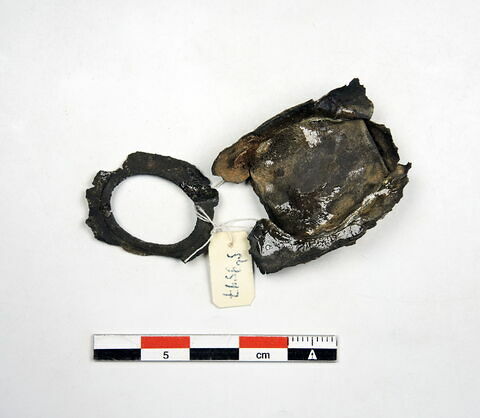médaillon  ; poignée  ; objet indéterminé, image 2/2