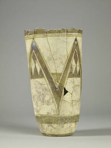 vase ; fragment, image 2/2
