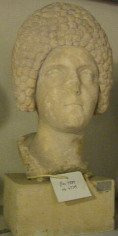 statue, image 2/5