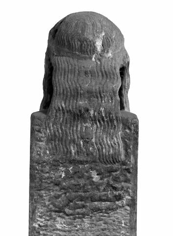 statue ; base de statue, image 8/8