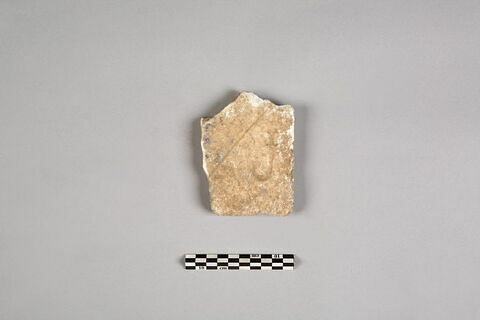 Stèle votive à Saturne (fragment), image 2/2