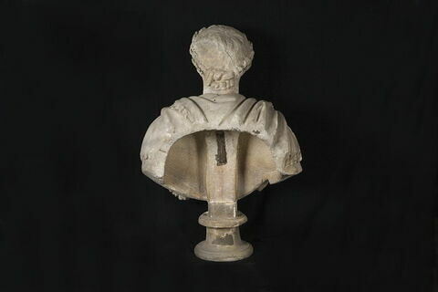 statue, image 4/4