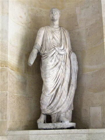 statue
