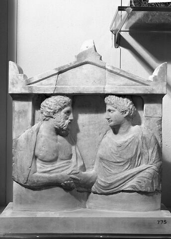 stèle funéraire, image 2/2