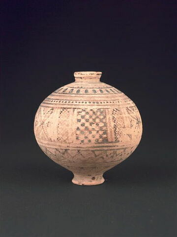 vase, image 3/3