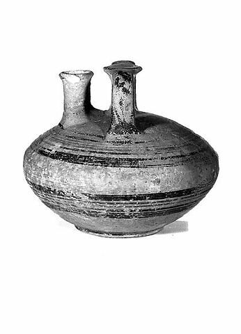 vase à étrier, image 2/2