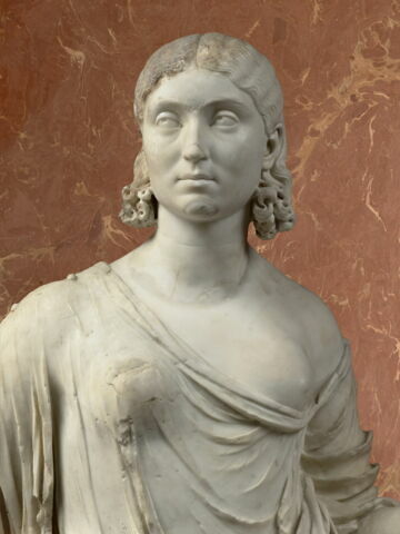 statue, image 2/5