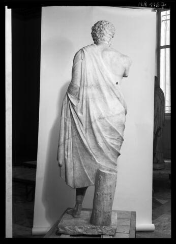 statue, image 11/15