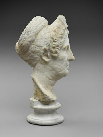 statue, image 4/5
