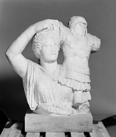 statue, image 10/13
