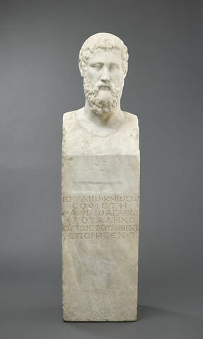 statue