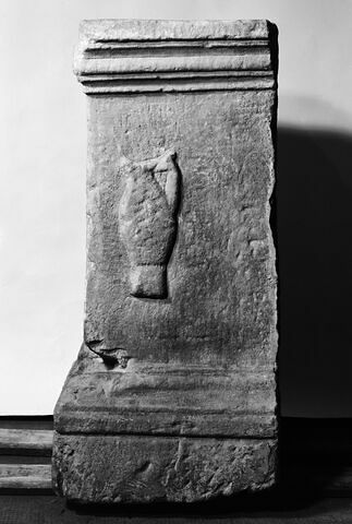 autel funéraire, image 5/5