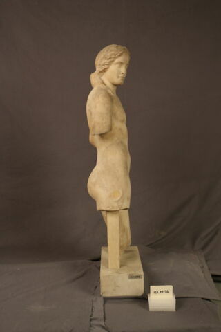 statuette, image 2/4