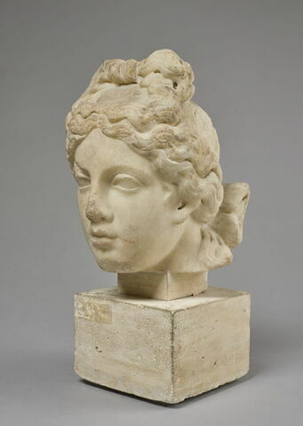 statue, image 2/5