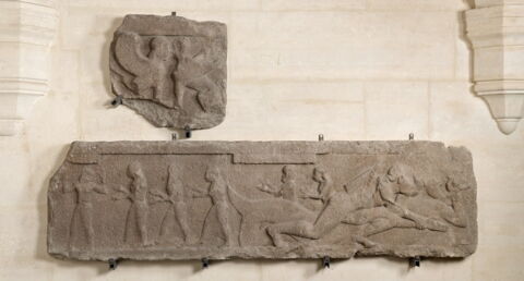 Frise architrave du temple d'Athena à Assos, combat d'Héraclès et Triton