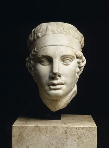 statue