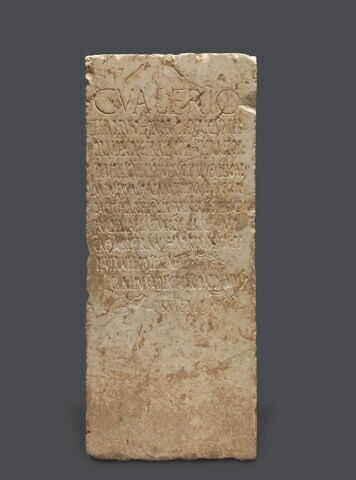 base de statue ; inscription