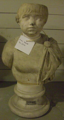 statue, image 6/6