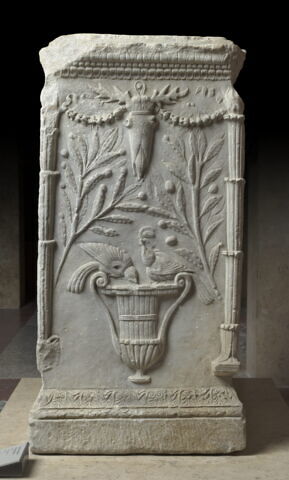 Autel funéraire d'Amemptus, image 3/8