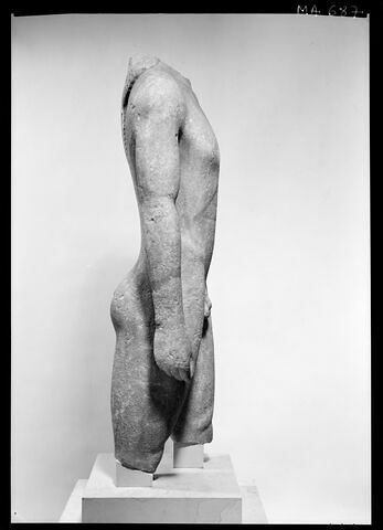 statue, image 4/8