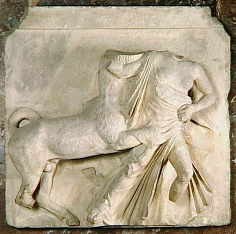 Dixième métope sud du Parthénon, centaure et femme lapithe, image 13/13