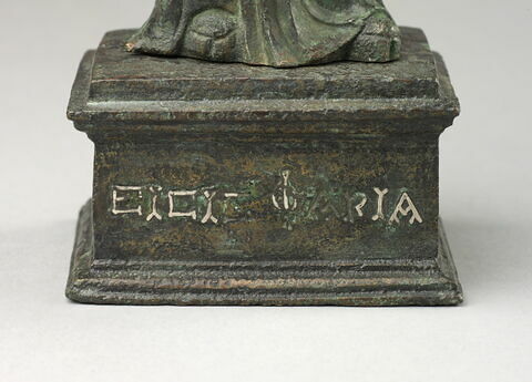 statuette, image 2/4