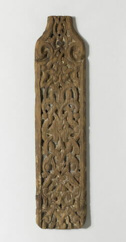 Elément de linteau à décor d'arabesque