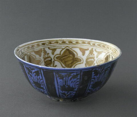 Coupe au champ fleuri, image 2/2