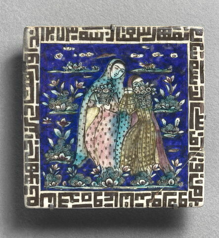 Carreau aux deux jeunes femmes portant une corbeille fleurie