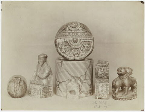 Pion de jeu d'échecs (cavalier - faras), image 2/2