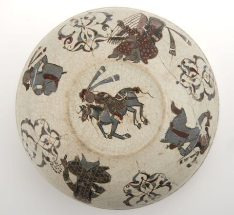 Coupe à décor de personnages, image 16/17