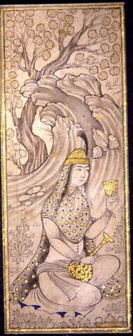 Jeune fille présentant un gobelet, image 4/4