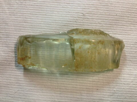 Fragment de récipient à décor de cannelure, image 2/3