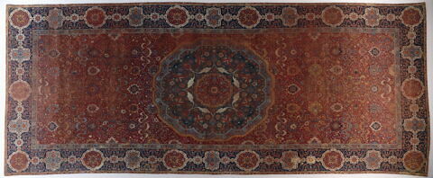 Tapis à médaillon central, image 12/13