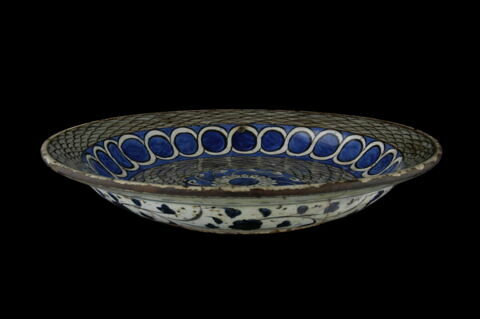 Plat à motif central rayonnant et fleuri, image 3/4