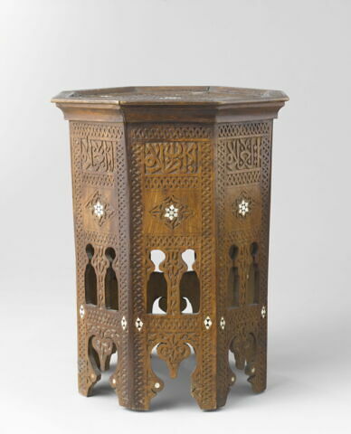 Petite table, image 2/5